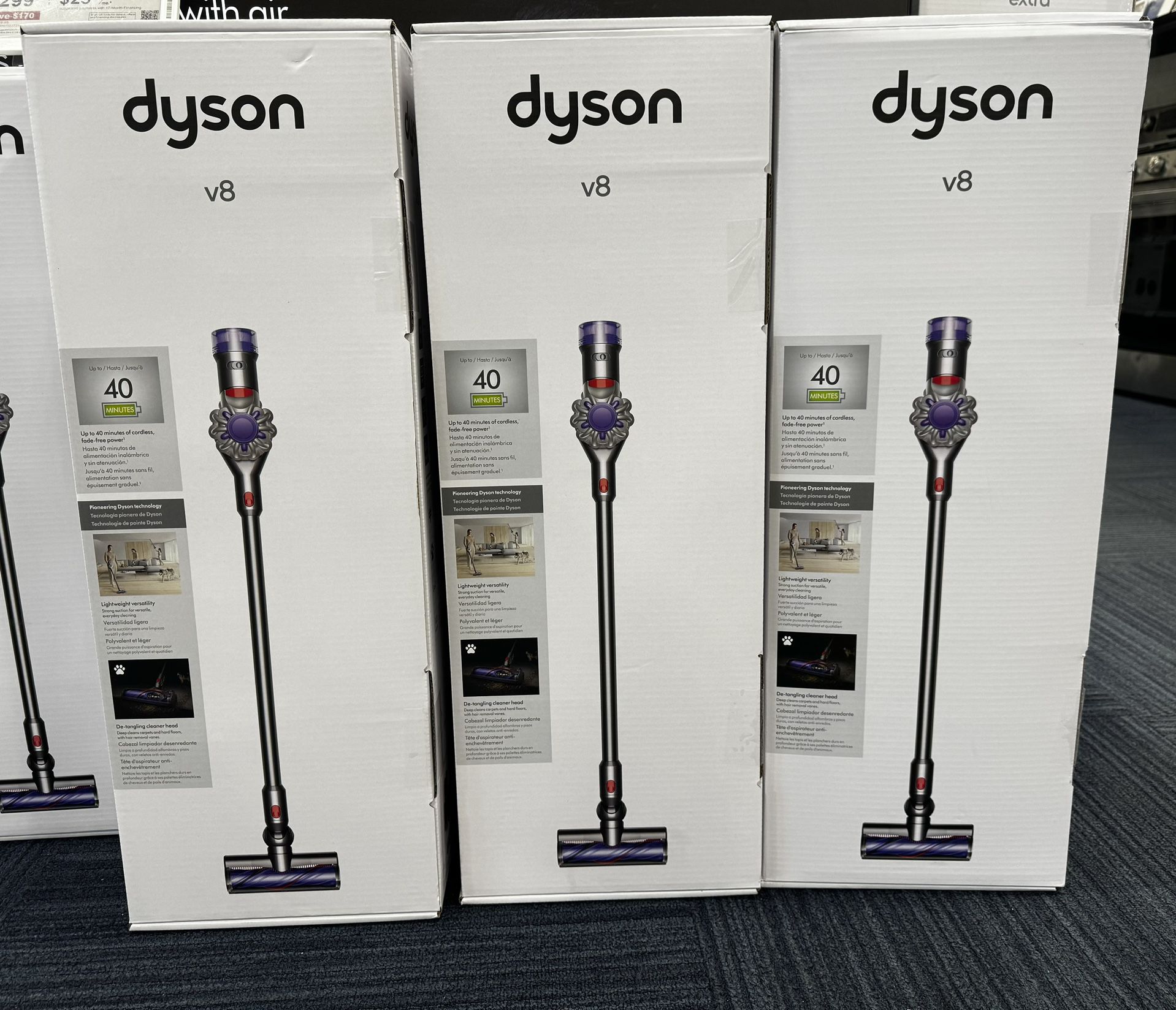 Dyson V8 Cordless Vacuum With 6 Accessories 