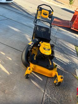 Dewalt 28 in. 224cc E-GOV Engine 3-in-1 Gas RWD Self-Propelled Lawn Mower with High Rear Wheels