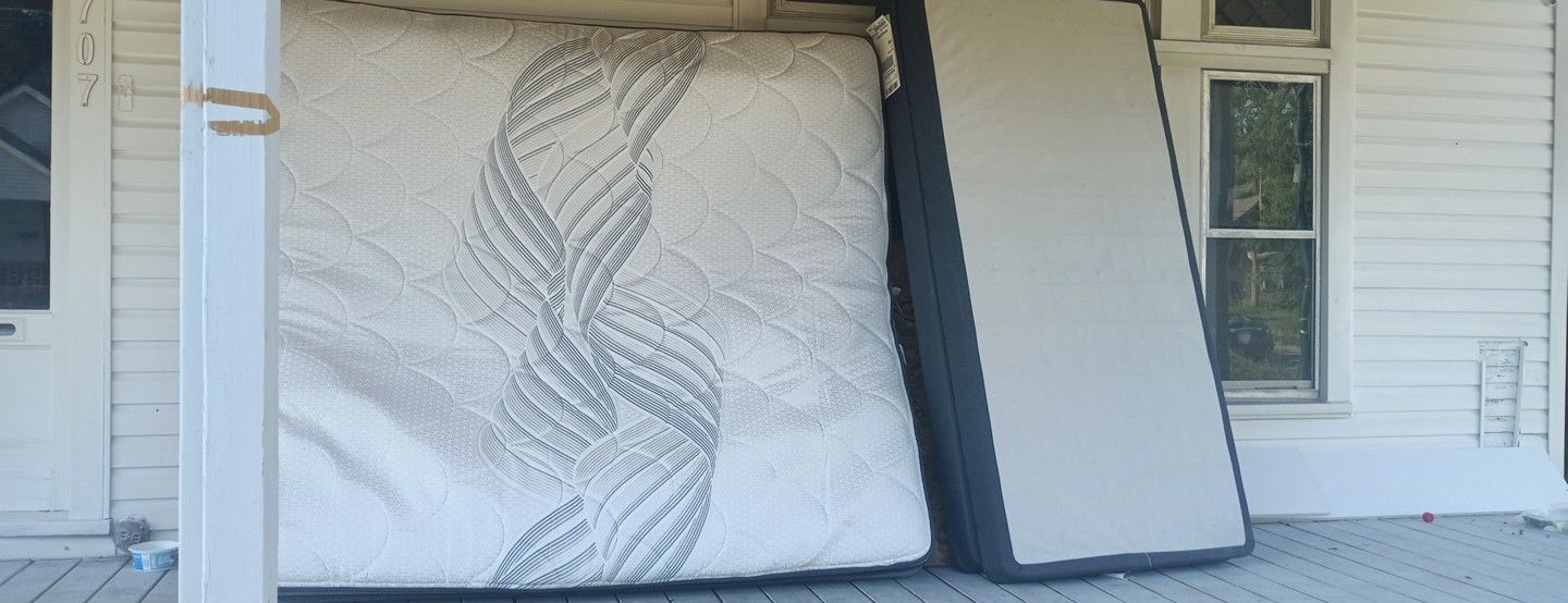 King Queen Full Beds, Couches, Dressers 