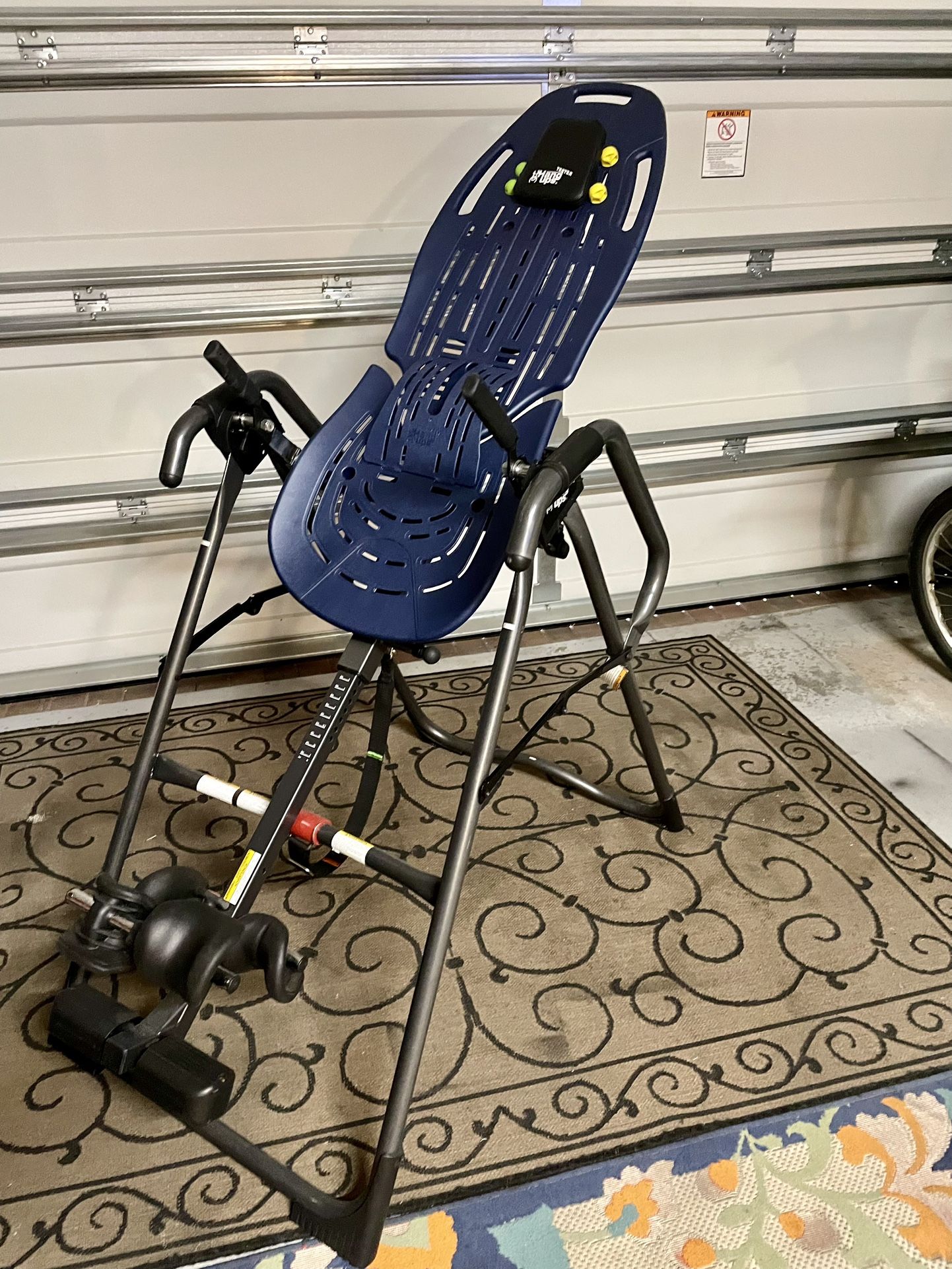 Teeter Hang ups inversion table EP 860. Used But Great Shape