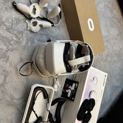 Oculus Quest 2  128 Gb with Accessories 