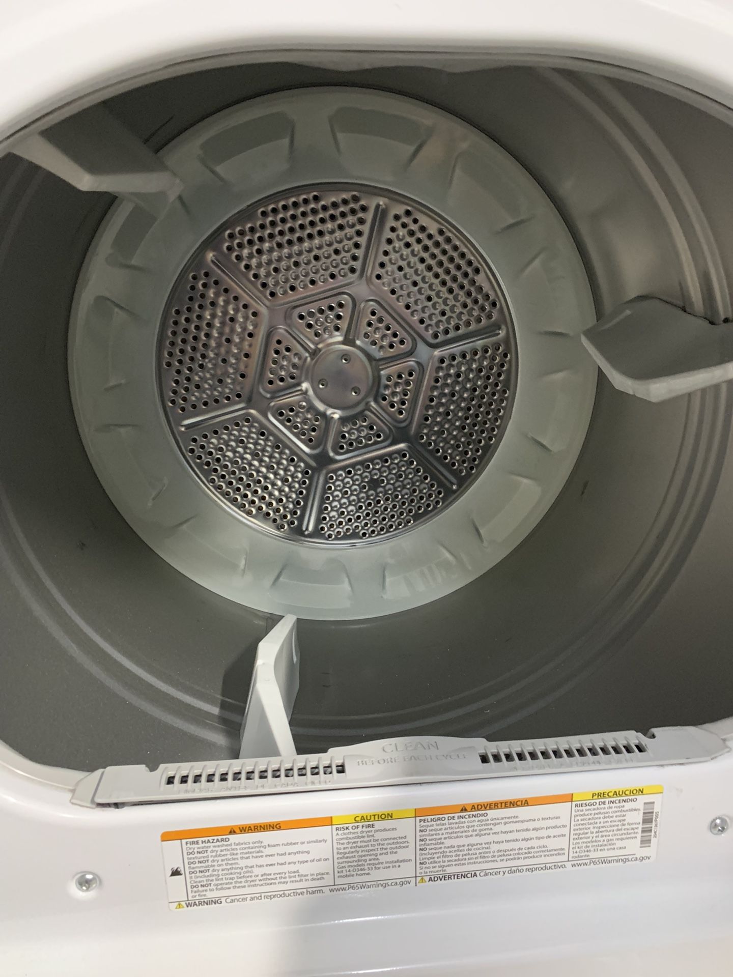 Frigidaire Super Capacity Heavy Duty Washer & GE Electric Dryer Set