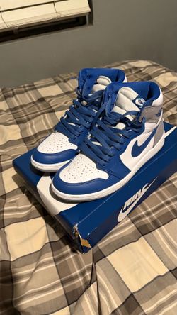 Used Jordan 1 True Blue size 8.5 Box and extra laces included