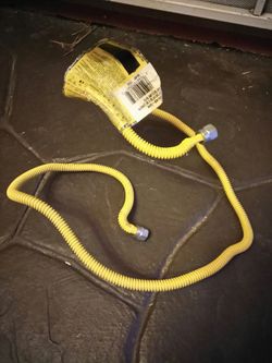 Gas line host