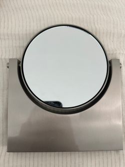 RH ROUND MIRROR