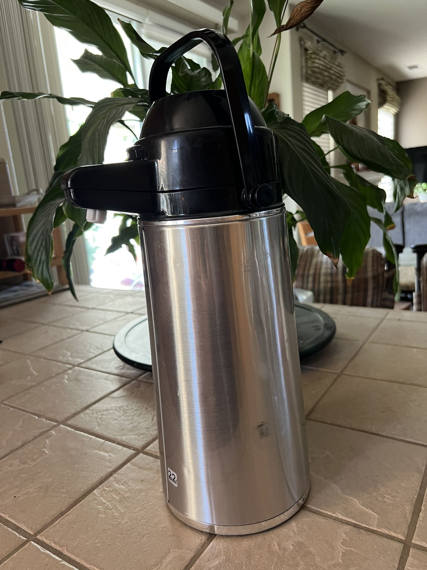 Thermos Type Beverage Dispenser Hot Or Cold