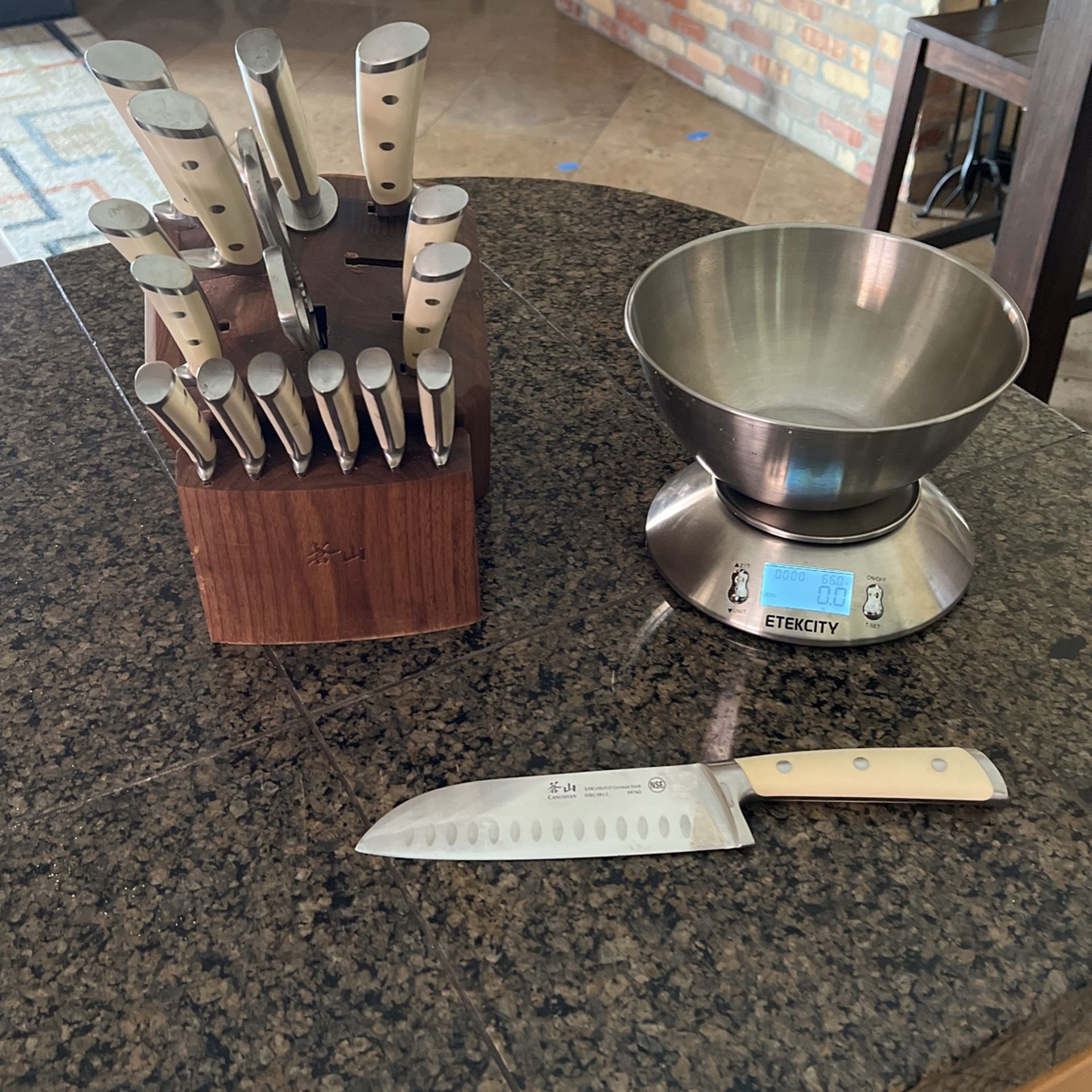 CANGSHAN COSTCO KNIFE BLOCK & Food scale