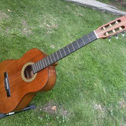 Avila classical guitar
