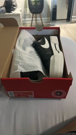 Nike women’s court legacy lift sneakers
