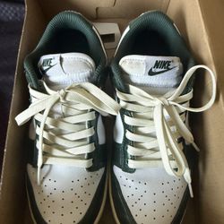 Women Nike Dunk Low Vintage Green 7.5