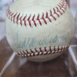 Ted Williams signed Baseball Authenticated 
