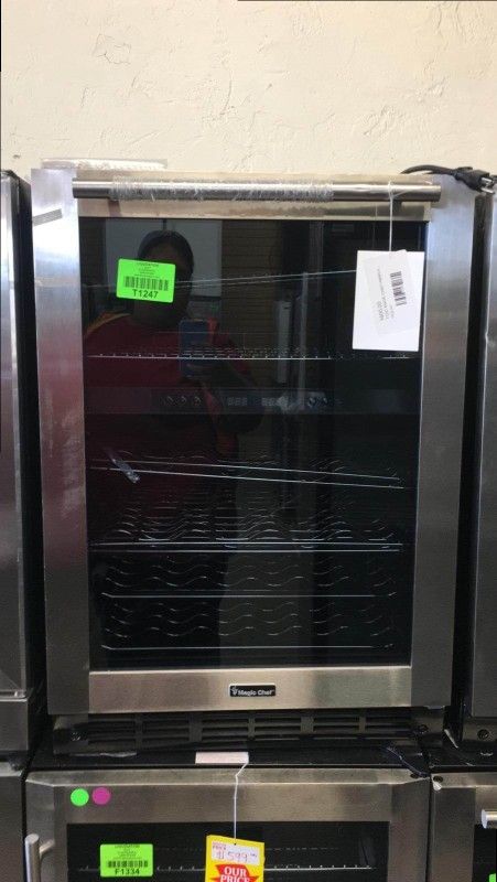 MAGIC CHEF HMWC44DZ 44 Bottle Dual Zone Wine Cooler