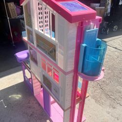 Barbie Dream House 