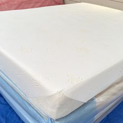 🔥🔥TEMPURPEDIC QUEEN SIZE MATTRESS 🔥