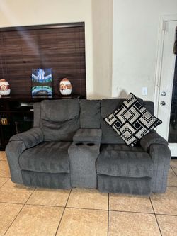 🌟 Ashley furniture grey electric reclining couch and loveseat 🛋 ( FREE DELIVERY)