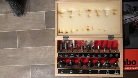 New Craftsman 18 Piece Router Bit Set in Box