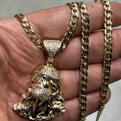 14k premium 5x gold plated pendant and Cuban necklace ✅✅✅