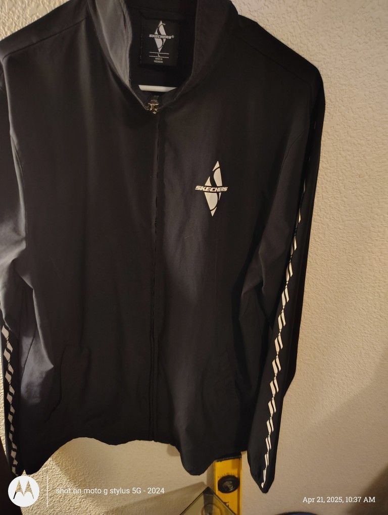Like New Size L Skechers Windbreaker Jacket