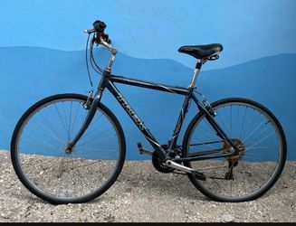BEAUTIFUL TREK BIKE IN GOOD CONDITION