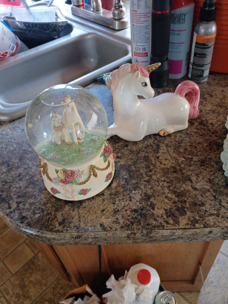 Unicorn Snowglobe