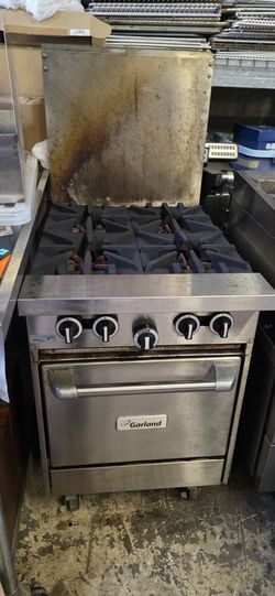 GARLAND 4 BURNER GAS STOVE WITH OVEN