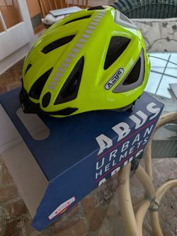 ABUS Urban-I v.2 Bike Helmet - Hi-Viz Yellow (Medium 52-58cm) - NEW In Box