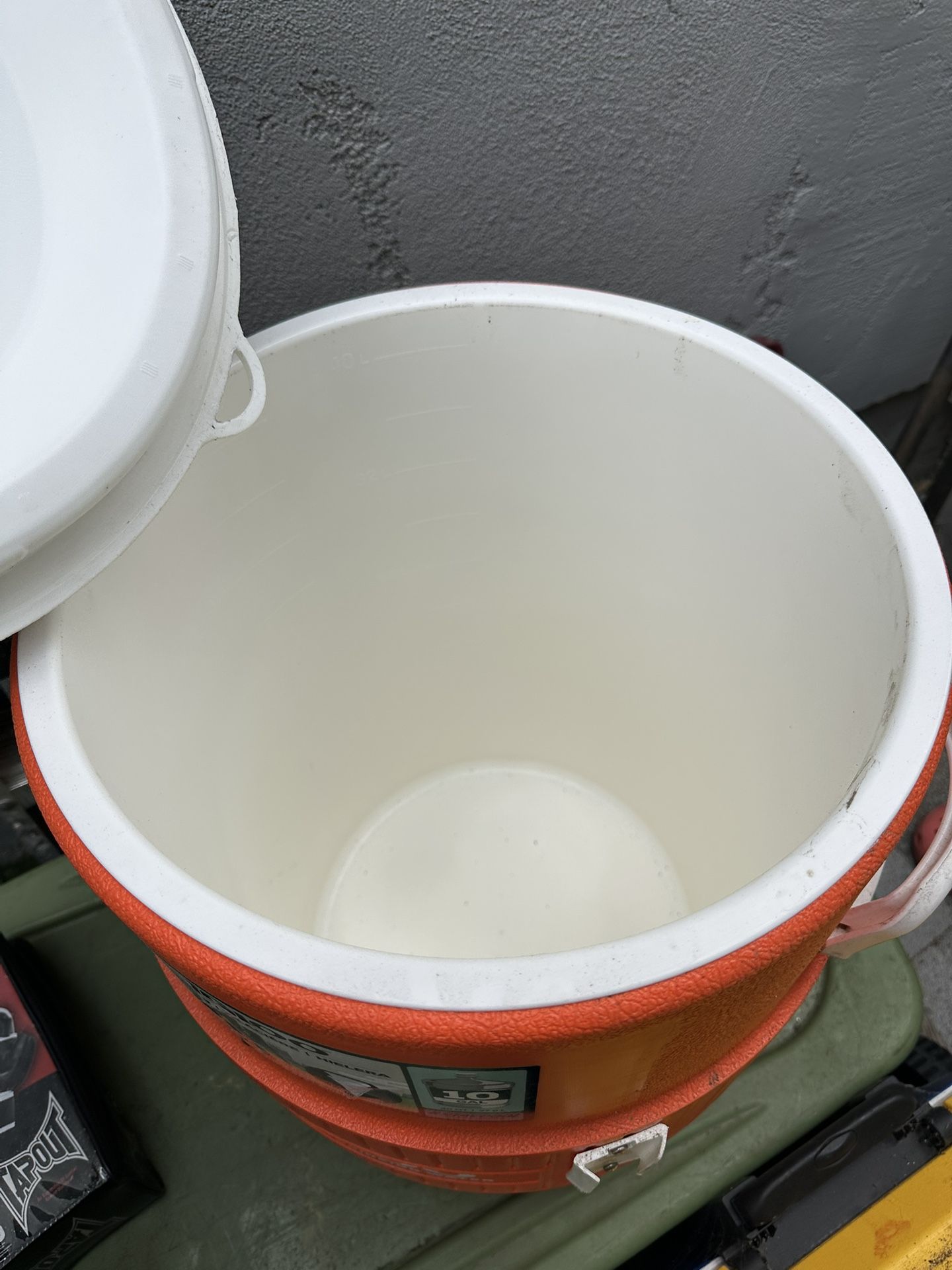 IGLOO 10gal