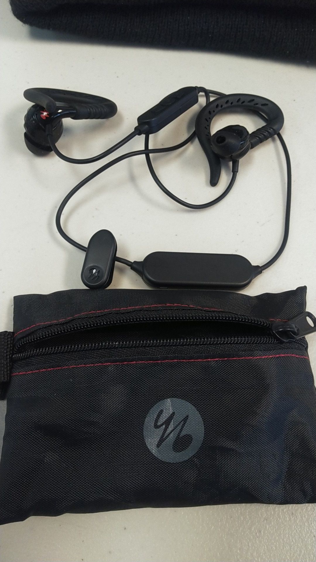 Bluetooth focus 500 Yurbuds headphones