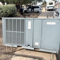 Goodman 4 Ton AC/Heat Pump W/Ream Halo LED 