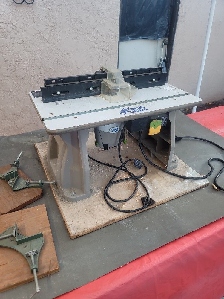 Blue Hawk Router With Stand.