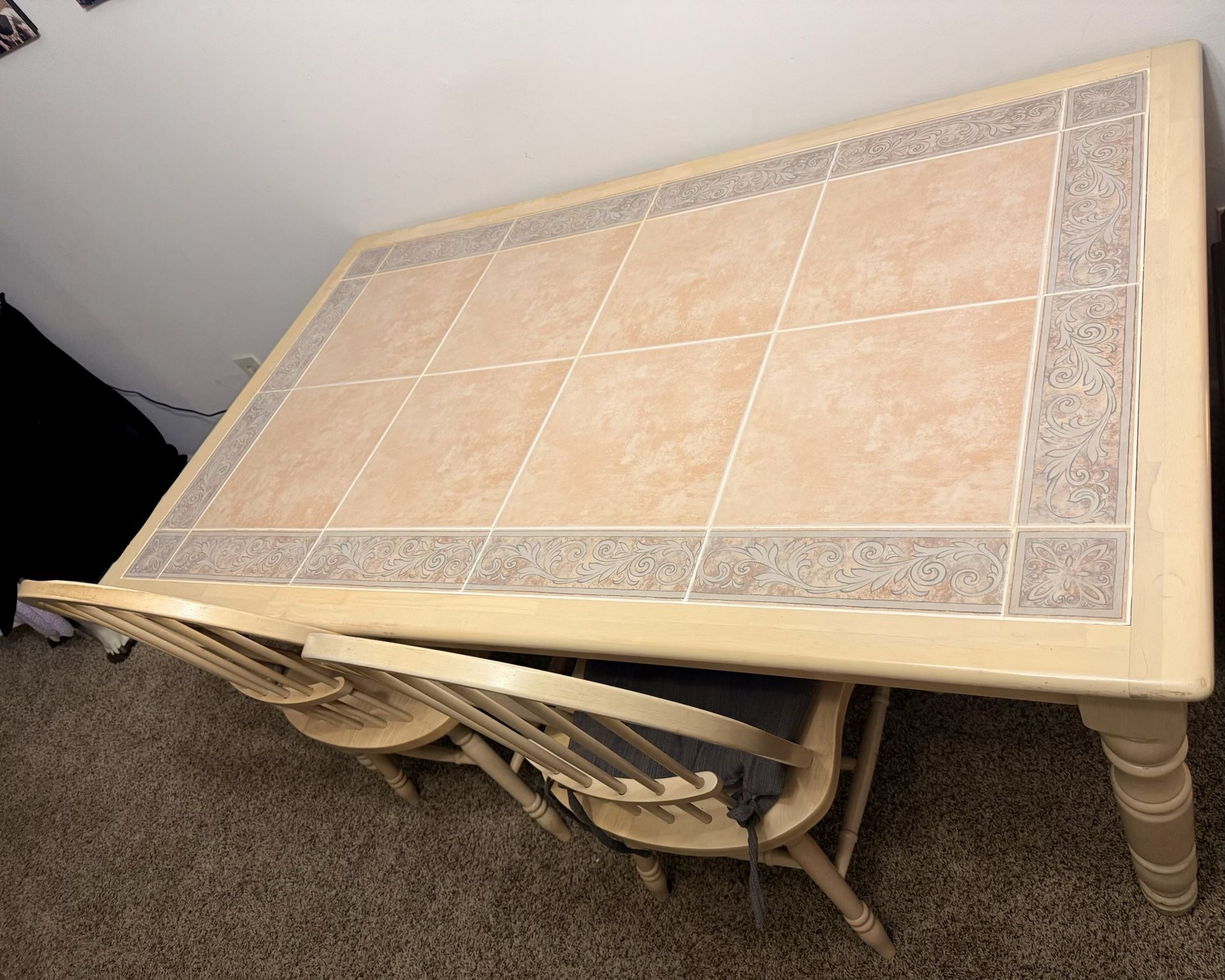 Kitchen/dining Table