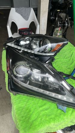 Lexus is headlights