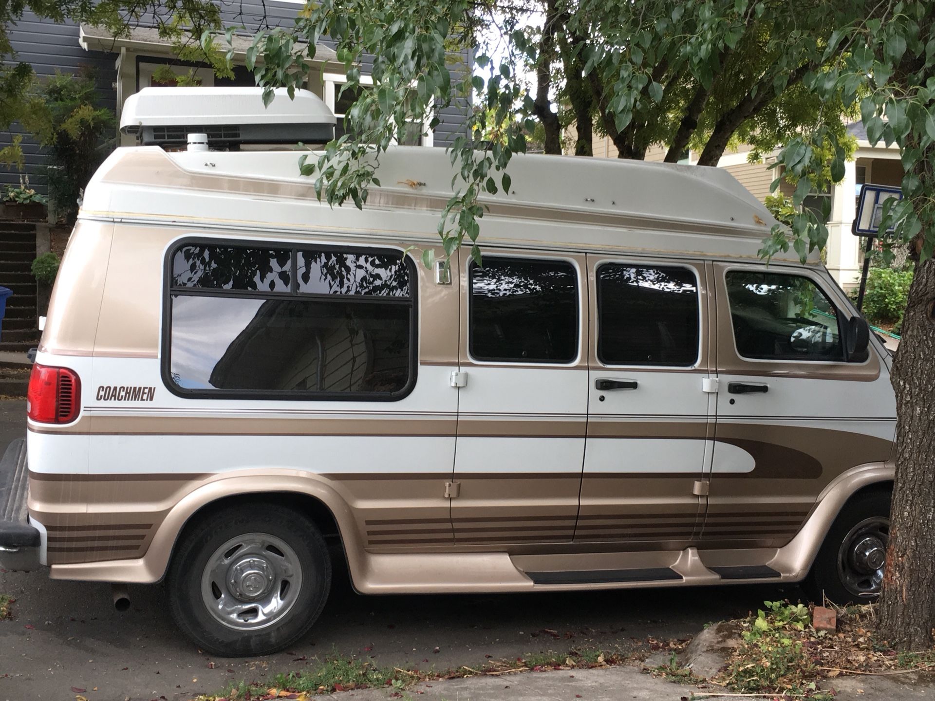 1999 Coachmen VT 17 Camper Van