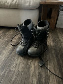 Women’s snowboard boots