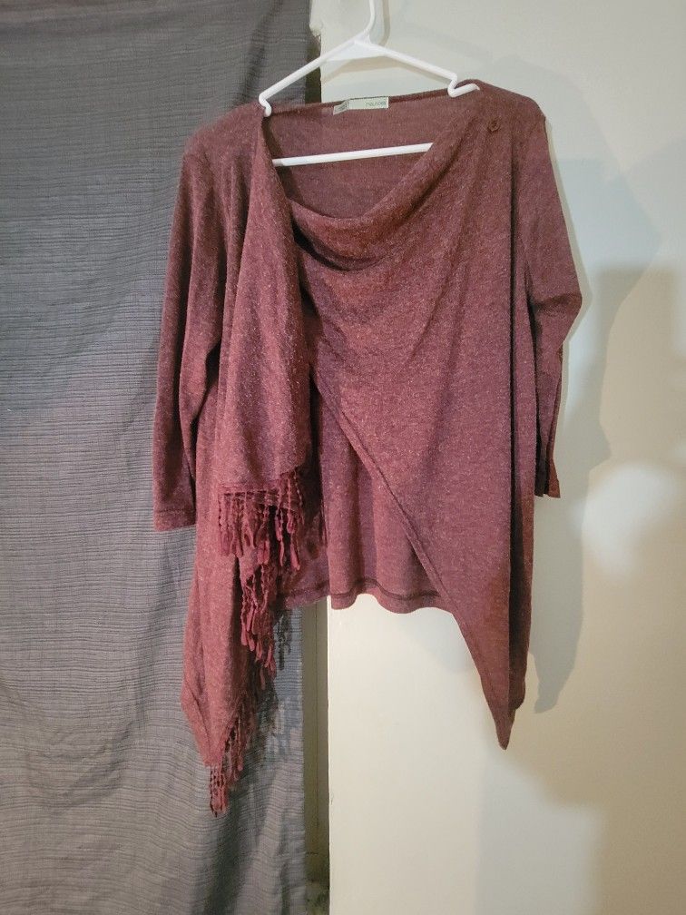 MAURICES poncho Like Wrap Shirt W Sleeves And Tassle Design Down One Side
