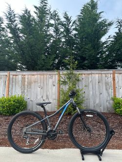 Cannondale Tango 4 Mountain Bike – XS Frame / 27.5” Wheels - Lightweight Bicycle Disc Brakes