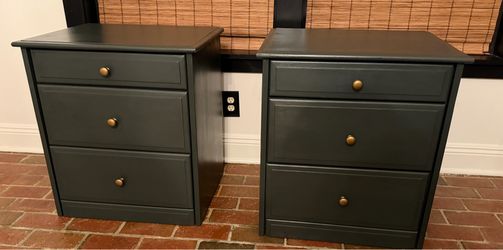 💚Moody Wellington Nightstands | Refinished Pair 🖤