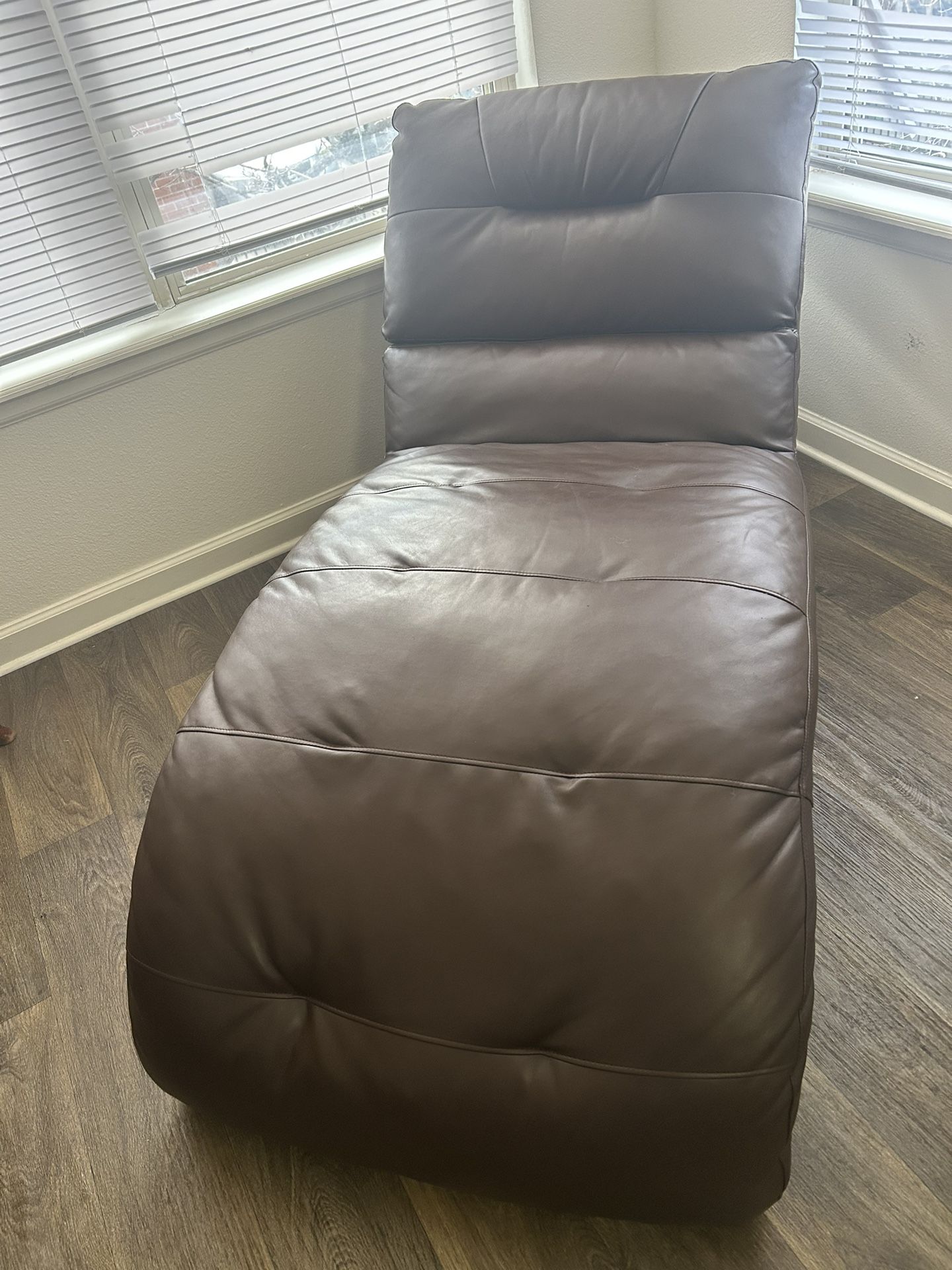 Leather Chaise Lounge β Comfortable and in Good Condition