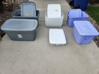 storage container - 14 pcs
plastic with lids
clean, no crack, great condition