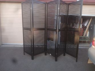 Room dividers / partions
