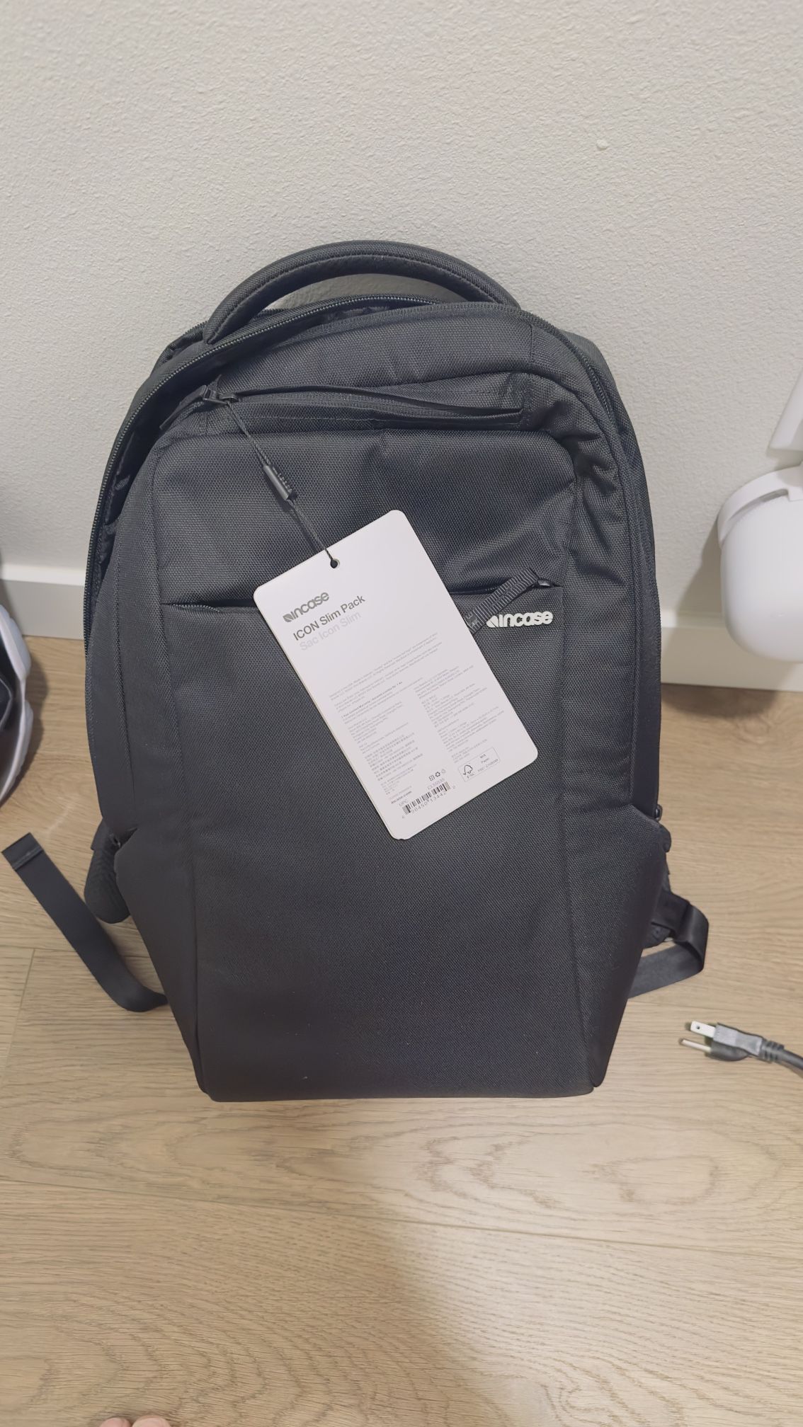 Brand New InCase Icon Slim Backpack 19L