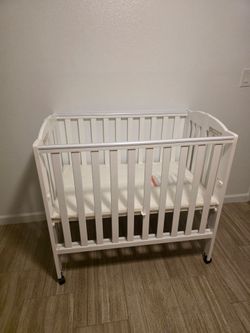 Folding Portable Crib