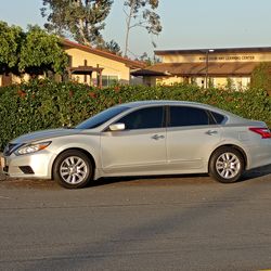 2017 Nissan Altima 2.5 SL clean title pink smog reg no issues