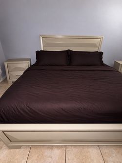 King Bedroom Set with Nightstands & Dresser