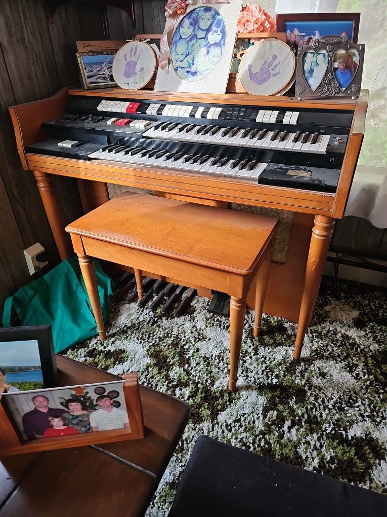 Wurlitzer Organ