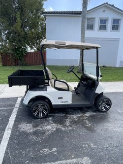 2012 EZ-GO RXV electric golf cart