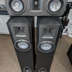 Klipsch Floor standing Speakers And Center Chanel