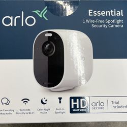 Arlo Essential Wireless Single Spotlight Camera 