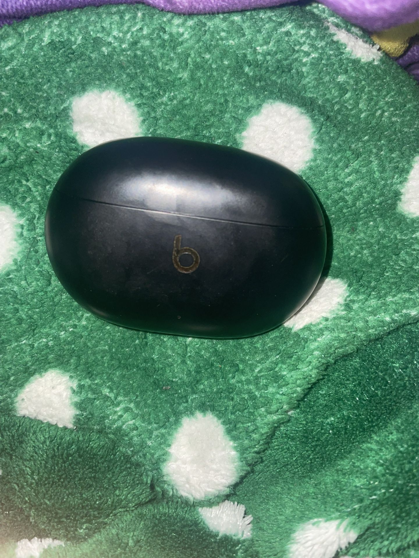 Black Beats Studio Buds + True Wireless Bluetooth