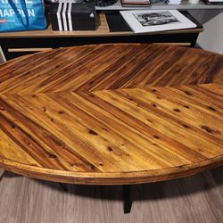 Like New Unique Oval Dining Table 